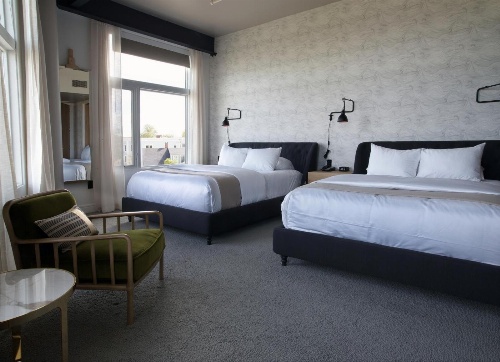 250 Main Hotel image 1